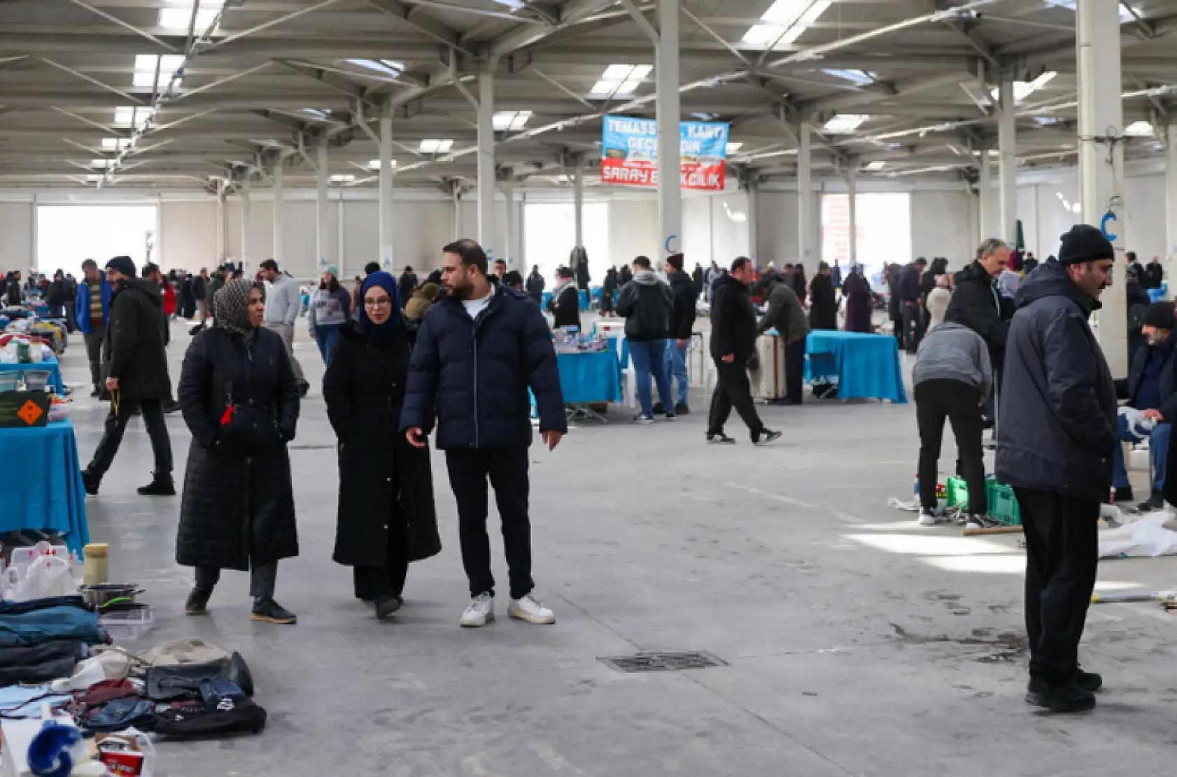 Konya'daki o pazarda her şey yarı fiyatına!