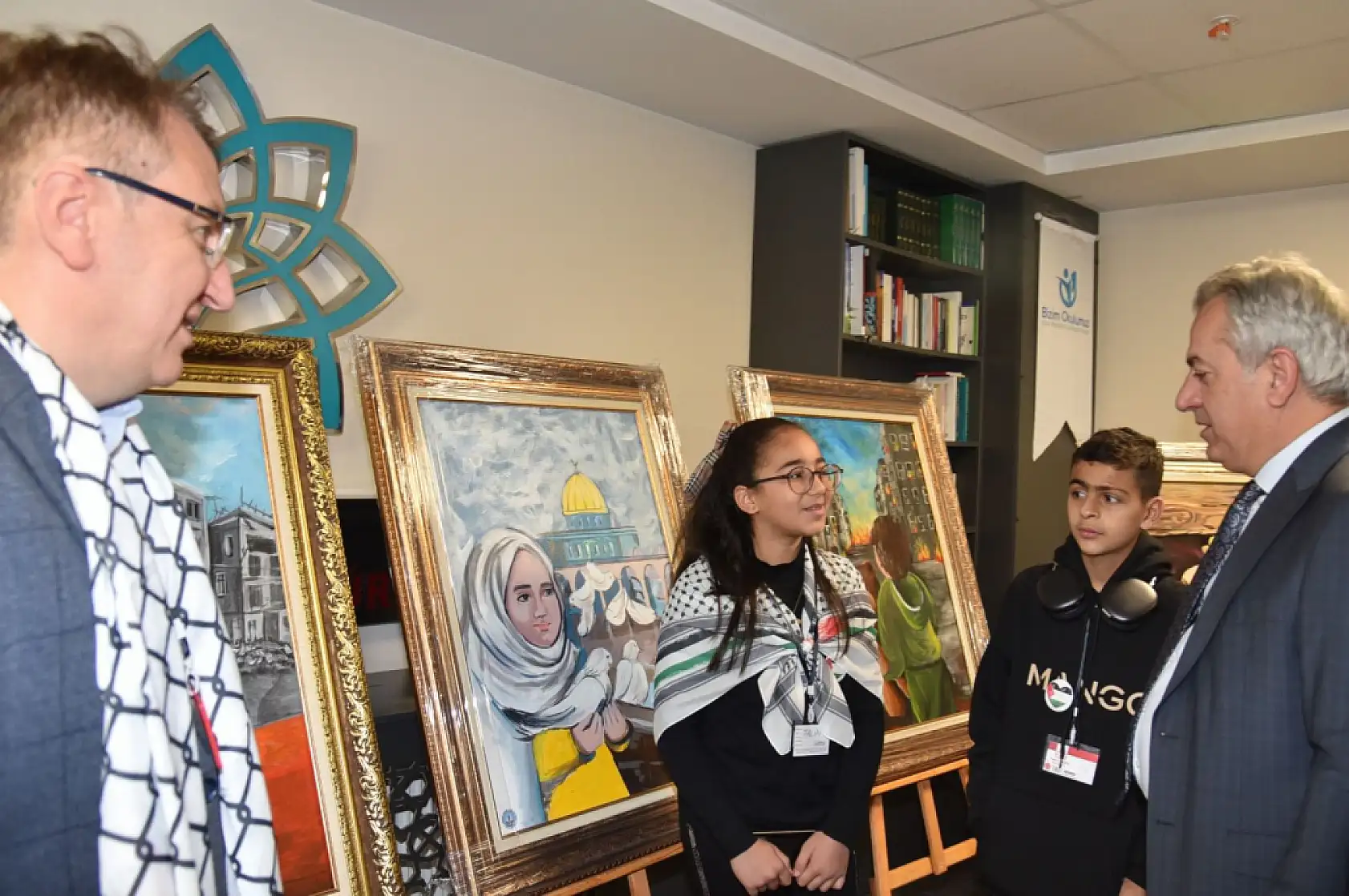 Gazzeli çocukların 'Sessiz Fırçalar'ı konuştu