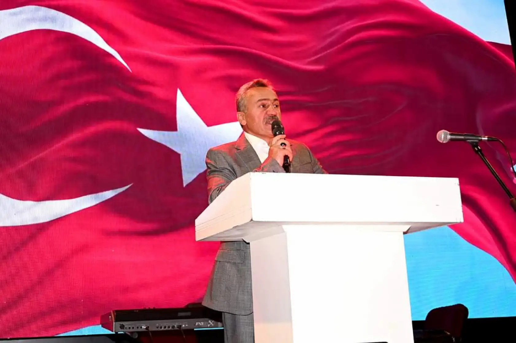 Seydişehir'de demokrasi nöbeti devam ediyor