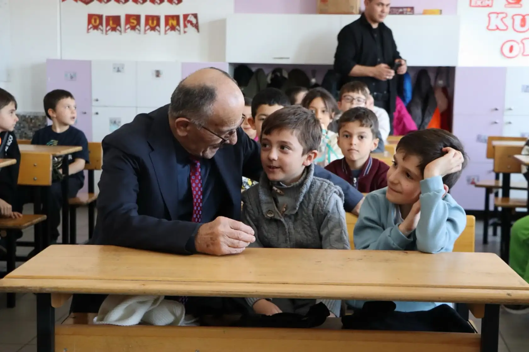 Konya'nın dört bir yanında karne sevinci yaşandı!