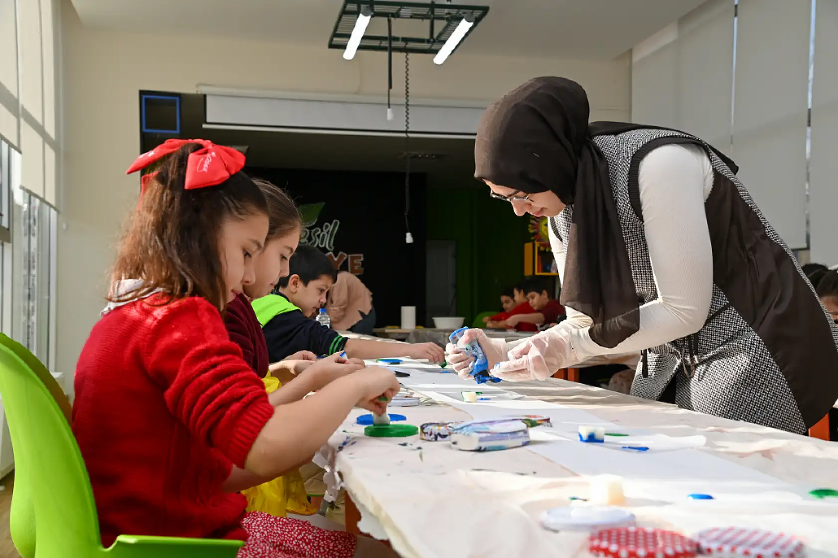 Konya'da minikler geri dönüşümü atölyede öğrendi