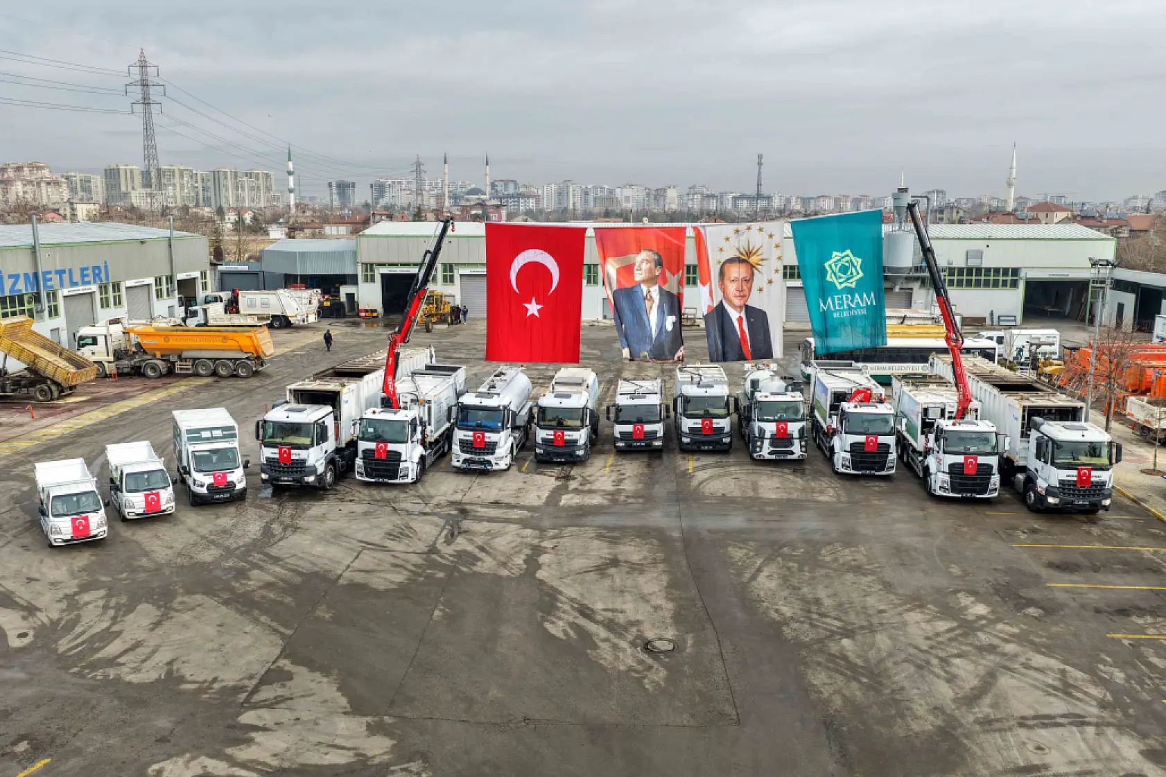 Konya Meram Belediyesi araç filosunu 13 yeni araçla güçlendirdi