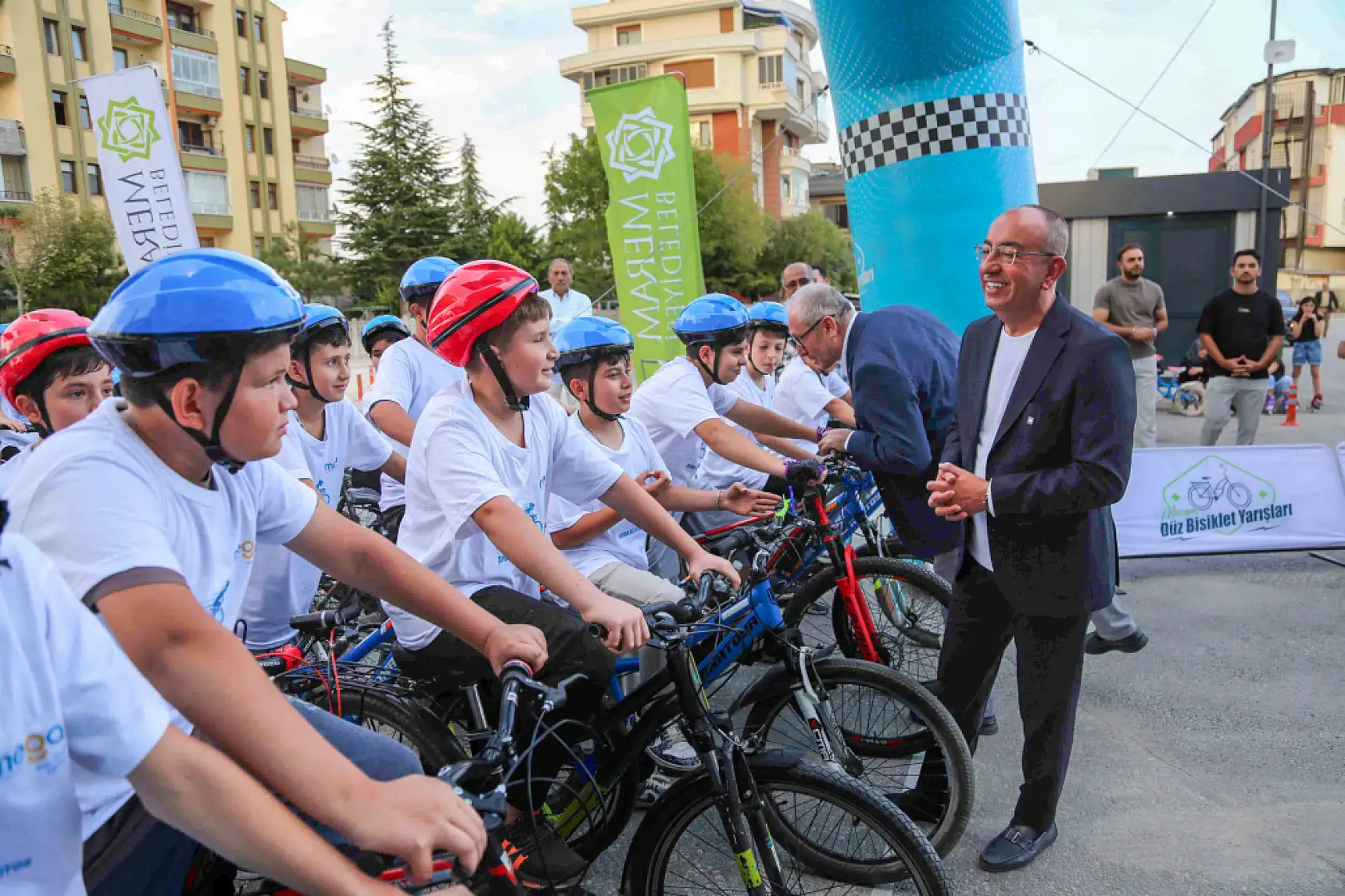 Konya'da çocukların bisiklet heyecanı mahalleleri sardı