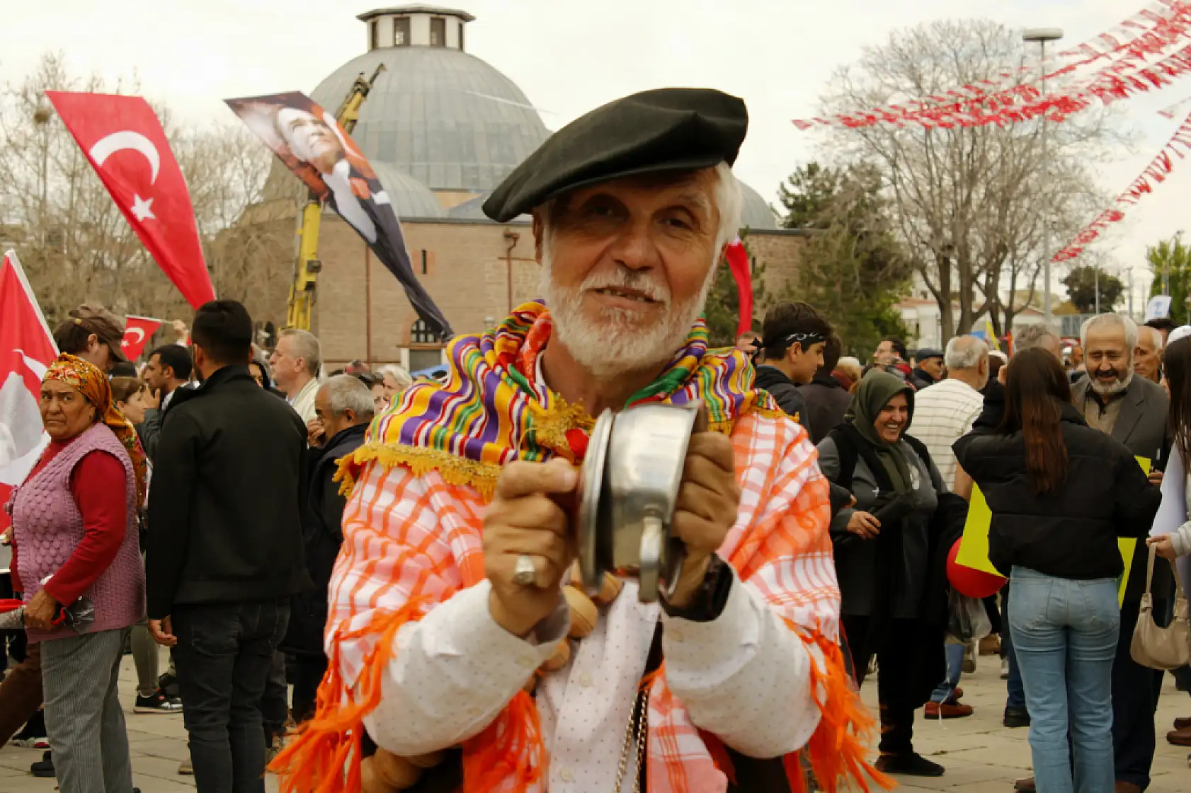 Konya'da yapılan CHP mitinginde basına yansıyan bazı renkli kareler!