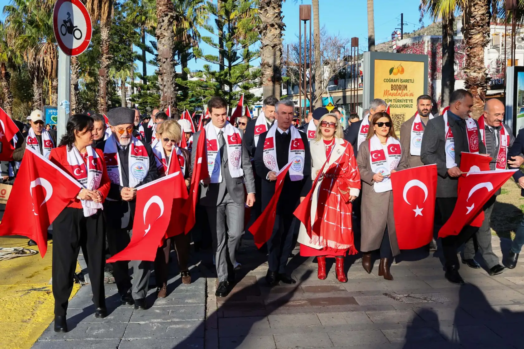 Sarıkamış şehitleri 120 metrelik ay yıldızlı bayrakla anıldı