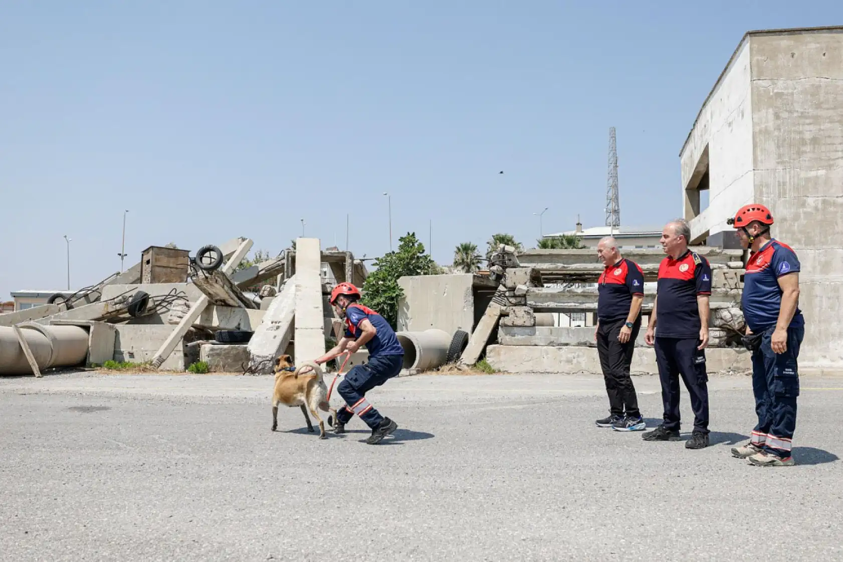 O karanlık geceyi itfaiyeciler anlattı