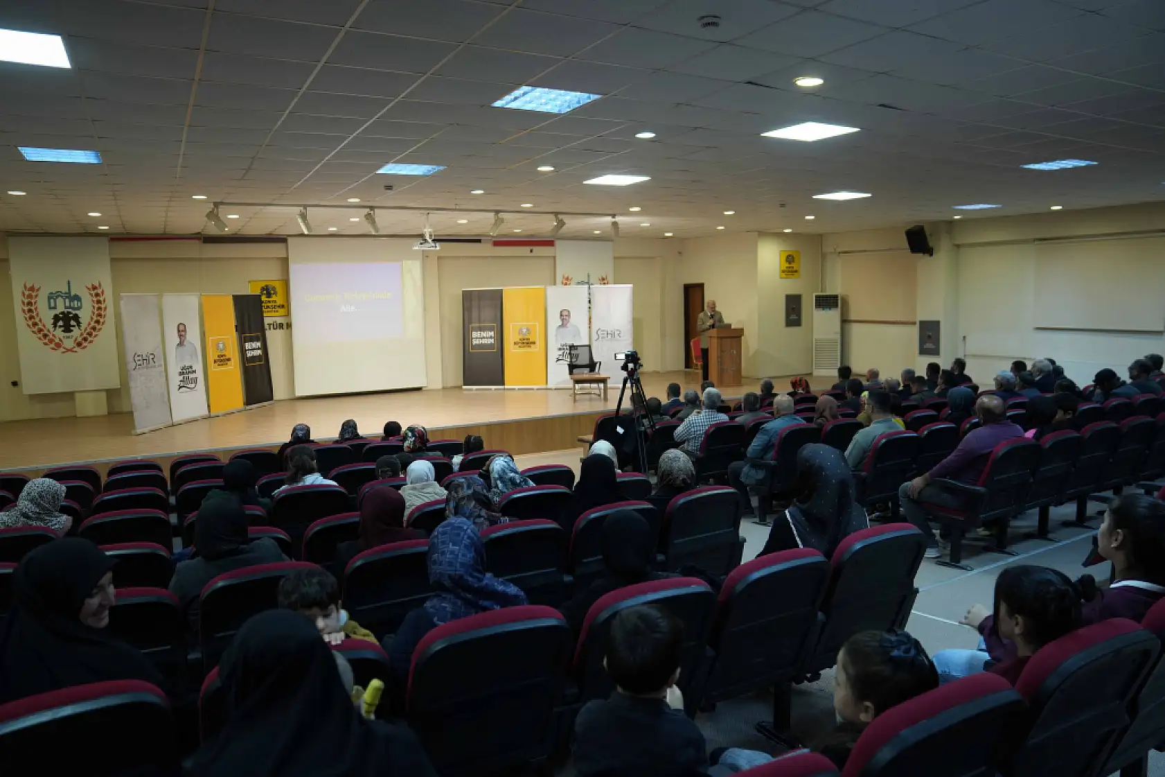 Konya'da Aralık ayı yıldızlar geçidi: Hangi ünlü isim hangi ilçede olacak?