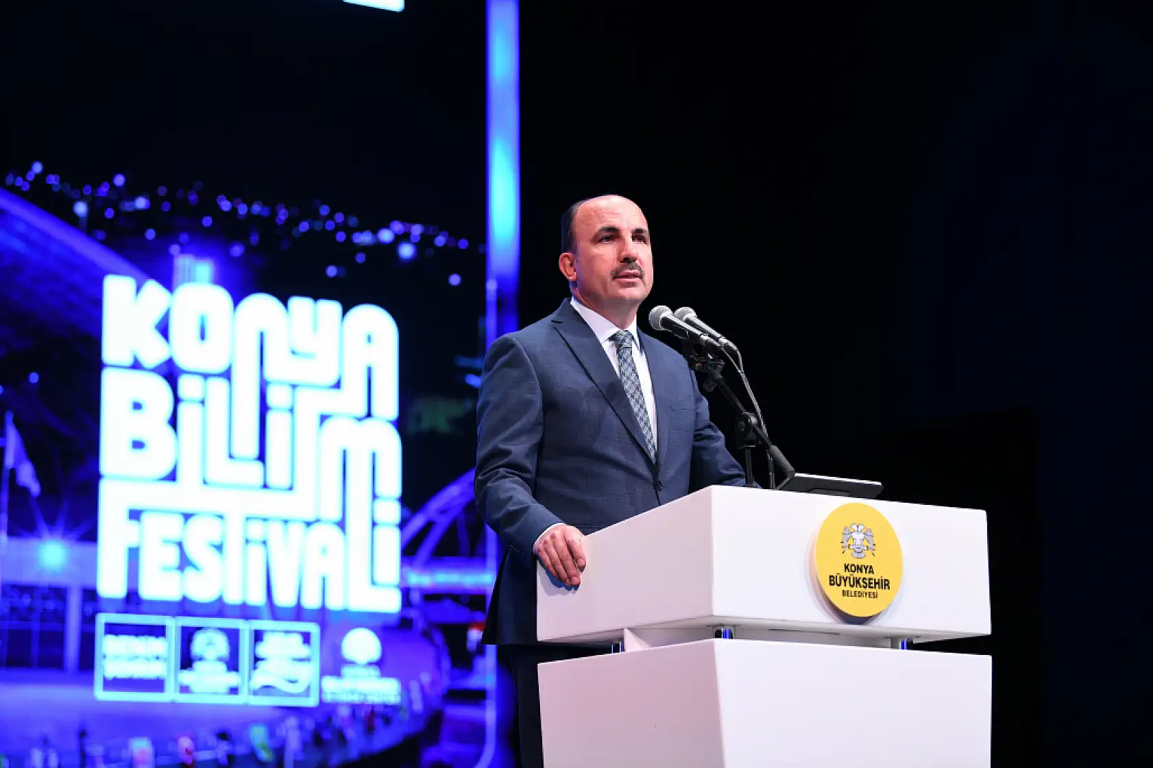 Konya'da yüz binler bilimin peşinden koştu