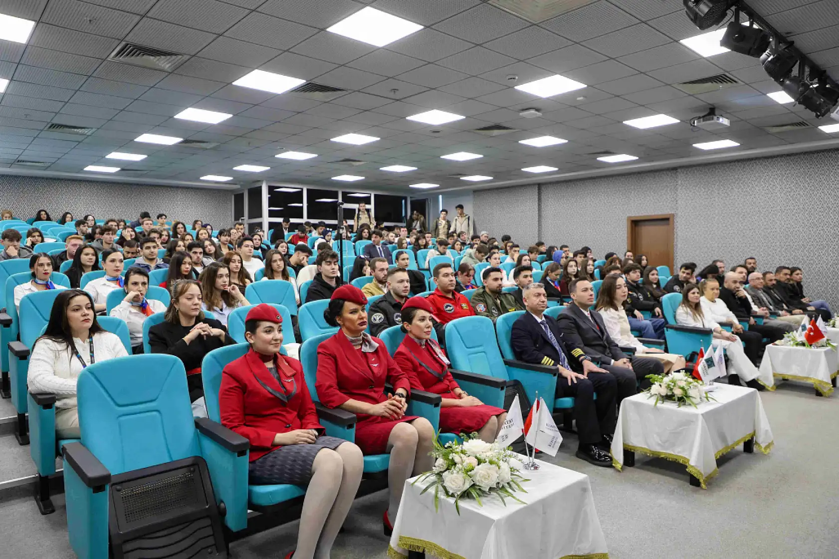 Gökyüzünün efendileri Konya'ya indi! KTO Karatay'da tarihi buluşma