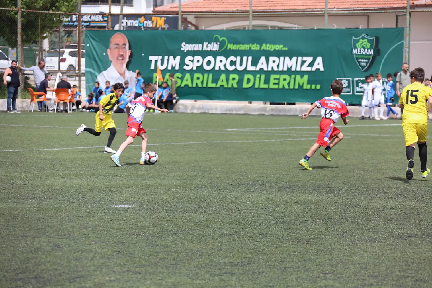 Konya'da 32 okul tek sahada!