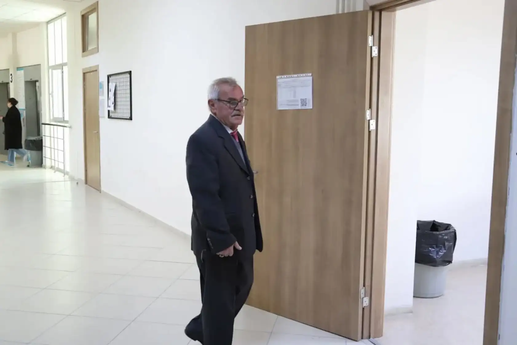 Konya'da ertelenmiş hayallere büyük dokunuş: 80 yaşında cübbe giydi!
