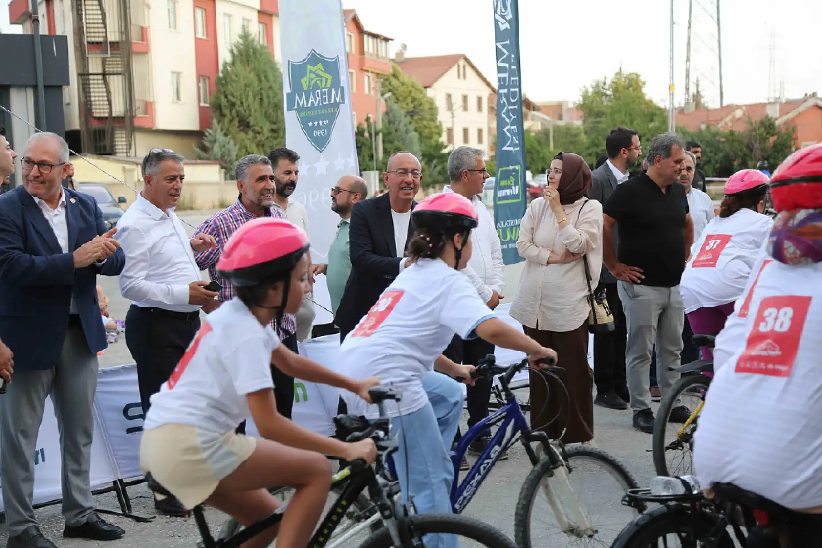 Konya'da çocukların bisiklet heyecanı mahalleleri sardı