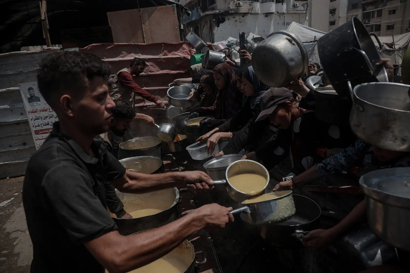 Gazze'de açlıkla mücadele devam ediyor