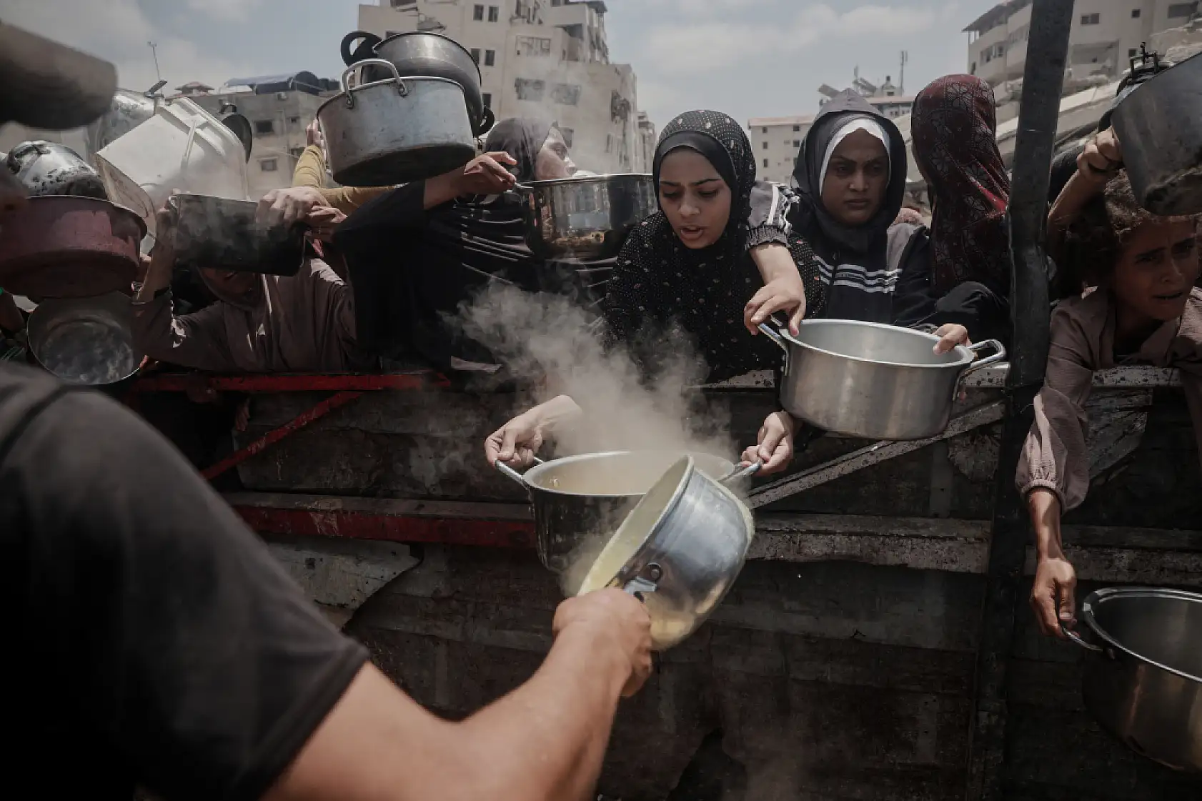 Gazze'de açlıkla mücadele devam ediyor