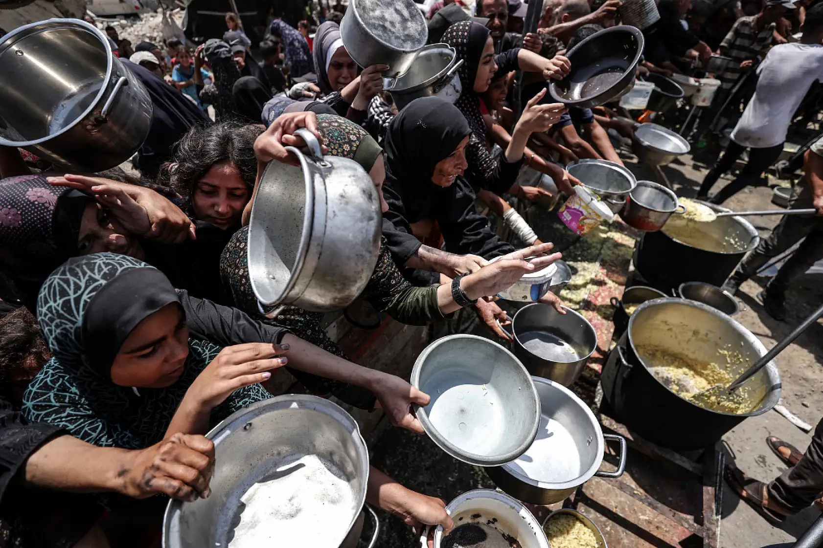 Gazze'de açlıkla mücadele sürüyor