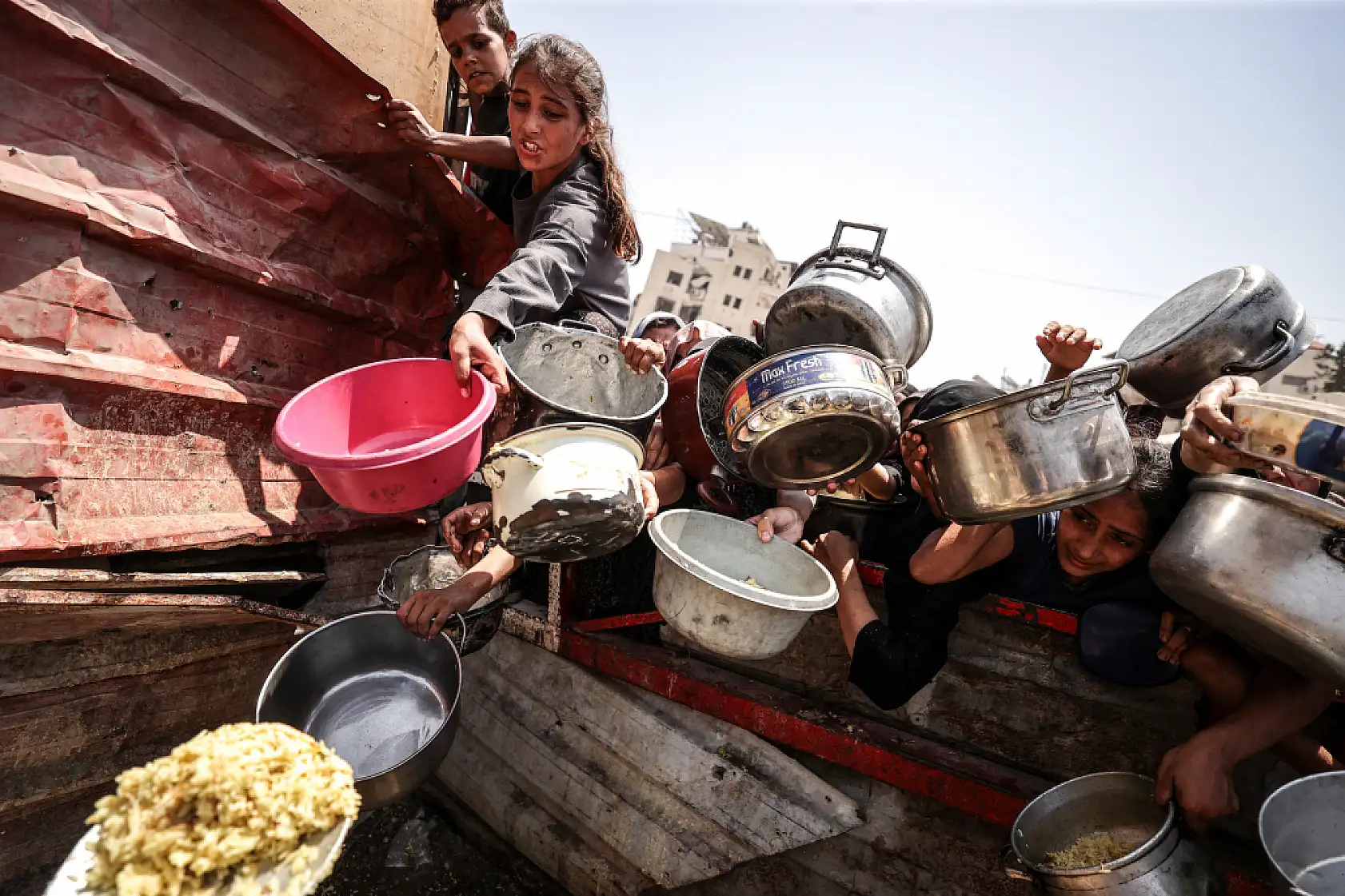 Gazze'de açlıkla mücadele sürüyor