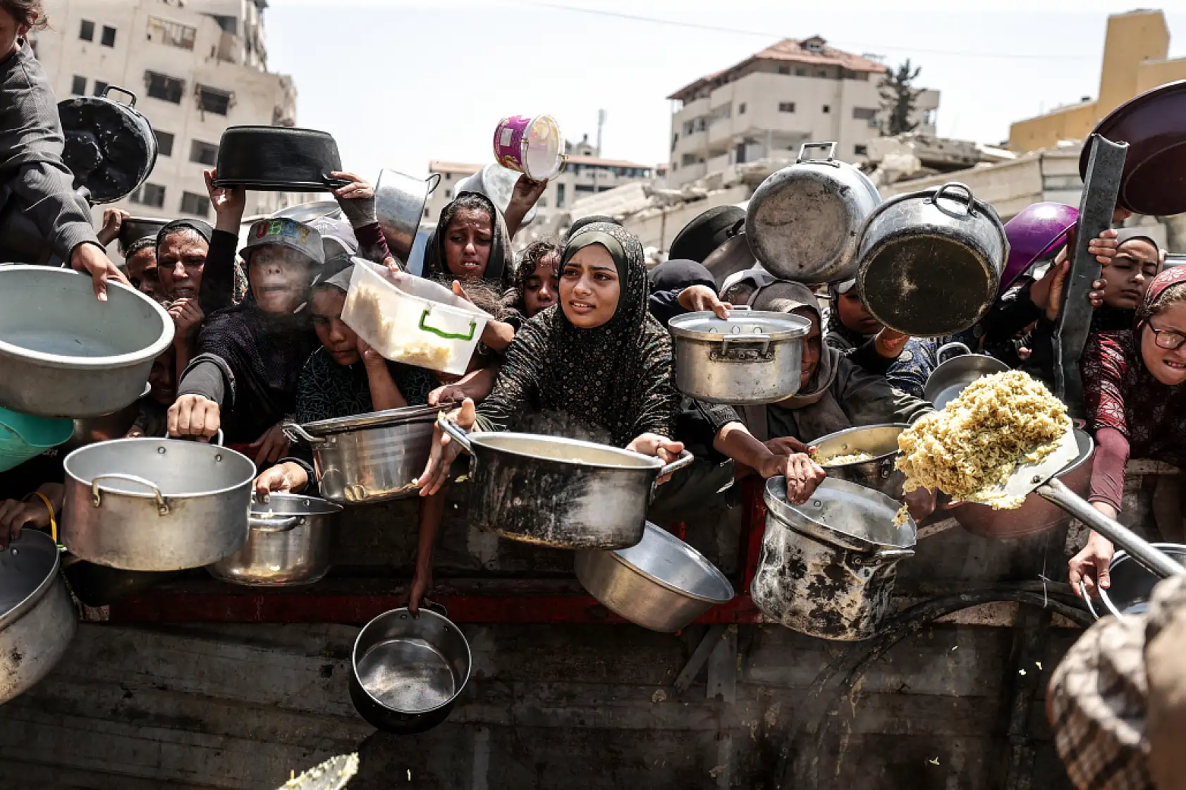 Gazze'de açlıkla mücadele sürüyor