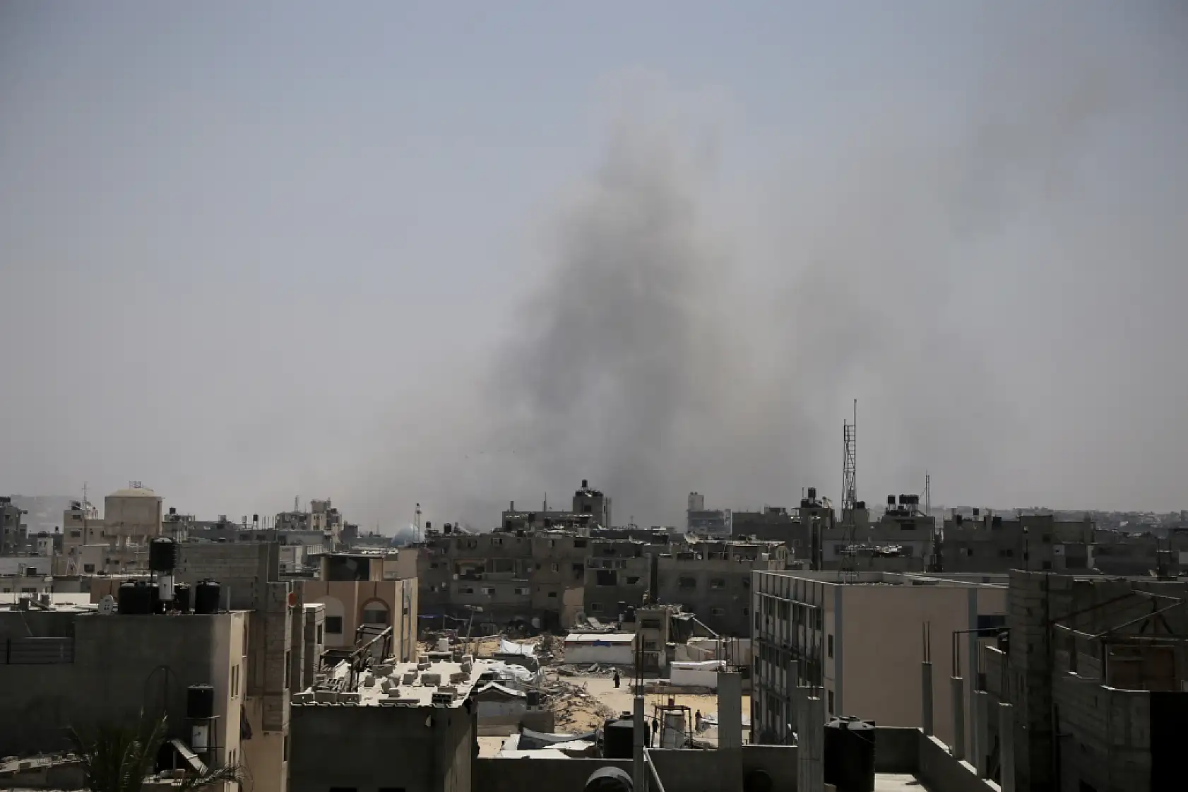 Gazze'den dumanlar yükseliyor!