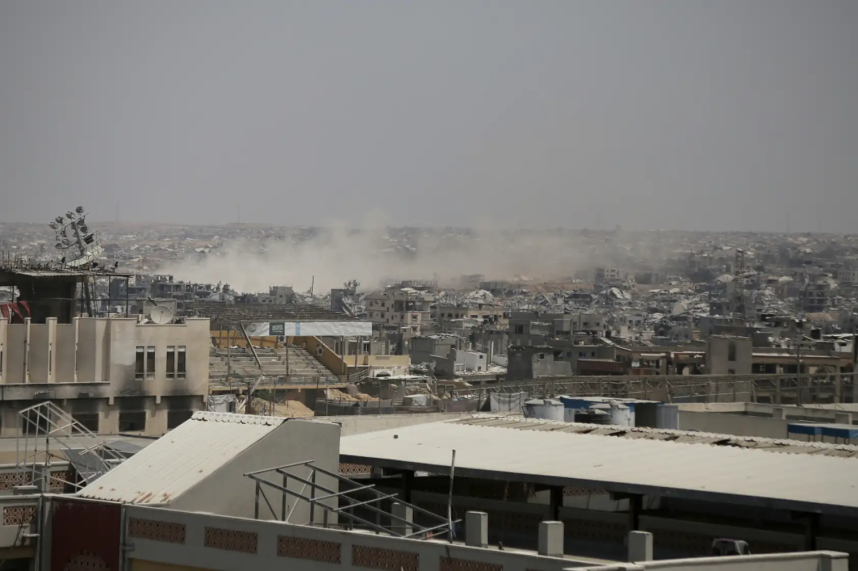 Gazze'den dumanlar yükseliyor!