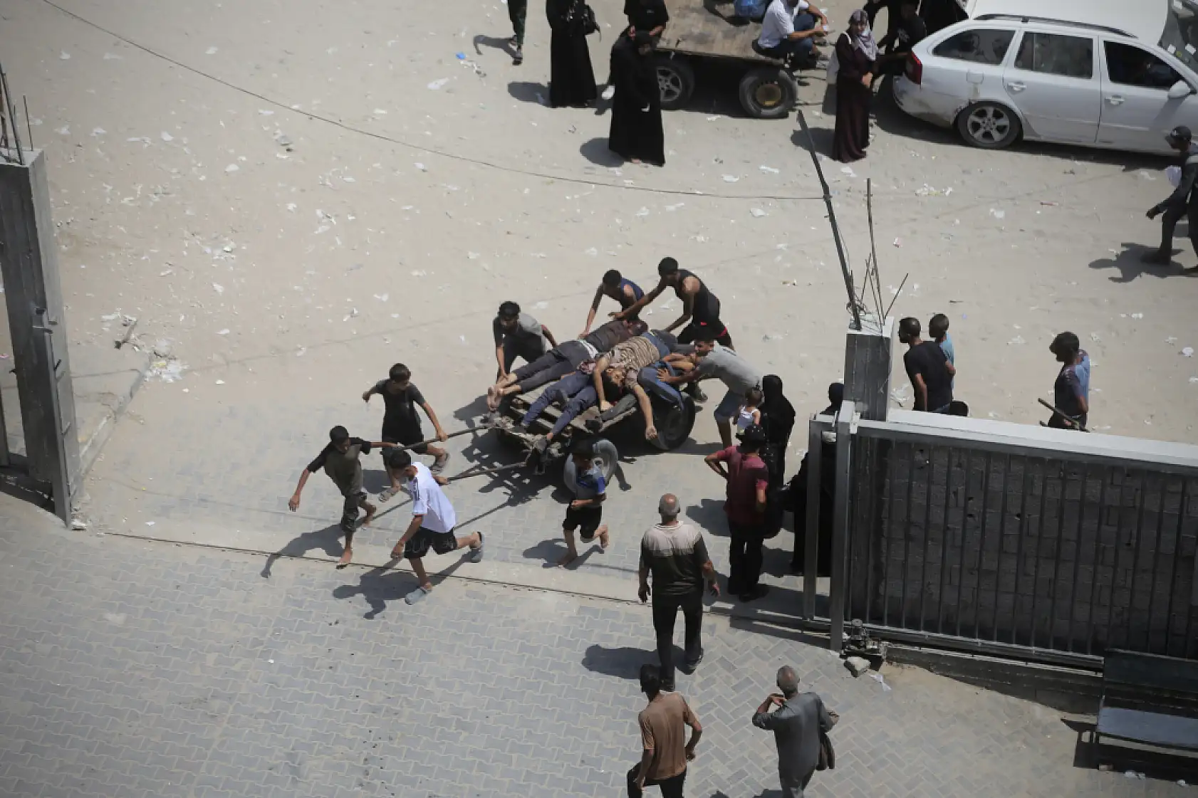 Gazze'den dumanlar yükseliyor!