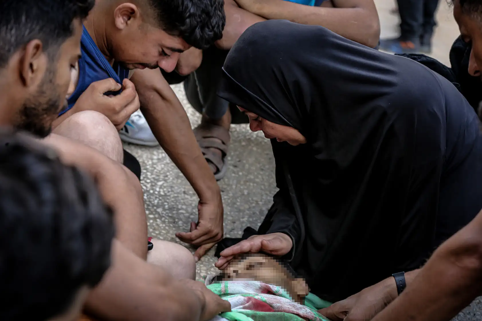 Gazze'de yardım bekleyenlere hain saldırı: Ölü ve yaralılar var