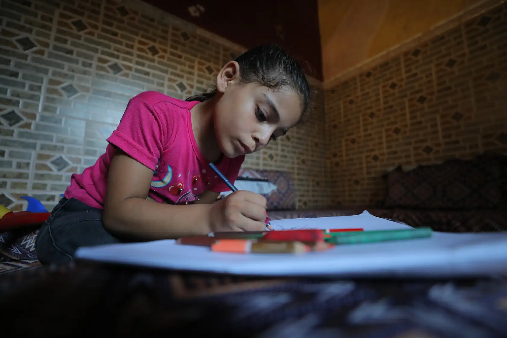 9 yaşındaki kız çocuğu protez bacak sahibi olmayı bekliyor