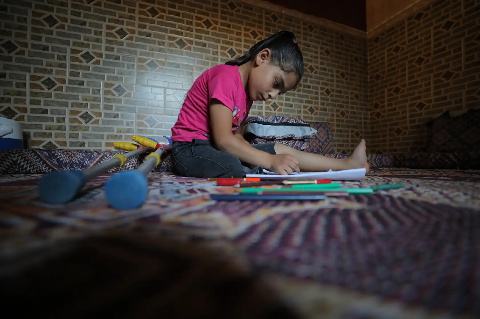 9 yaşındaki kız çocuğu protez bacak sahibi olmayı bekliyor