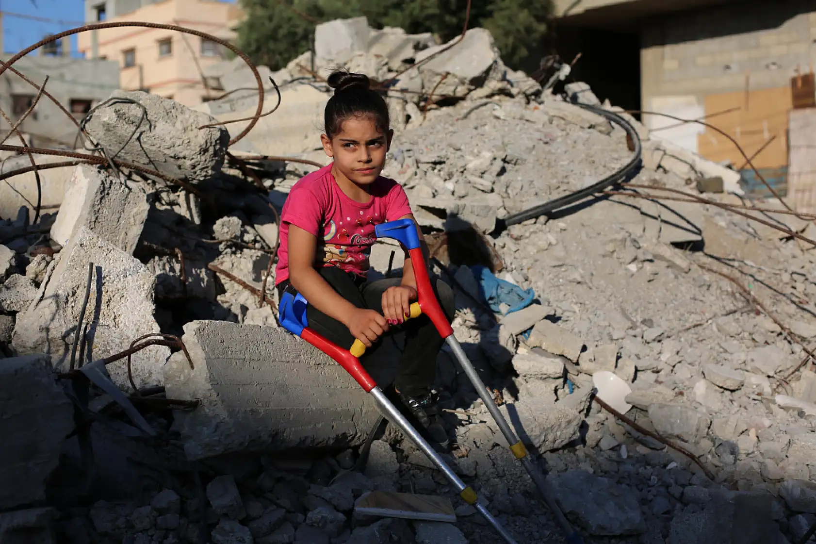 9 yaşındaki kız çocuğu protez bacak sahibi olmayı bekliyor