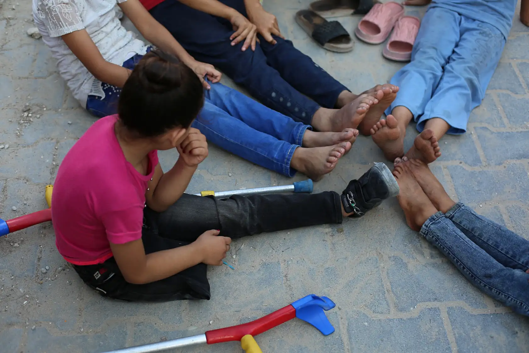 9 yaşındaki kız çocuğu protez bacak sahibi olmayı bekliyor