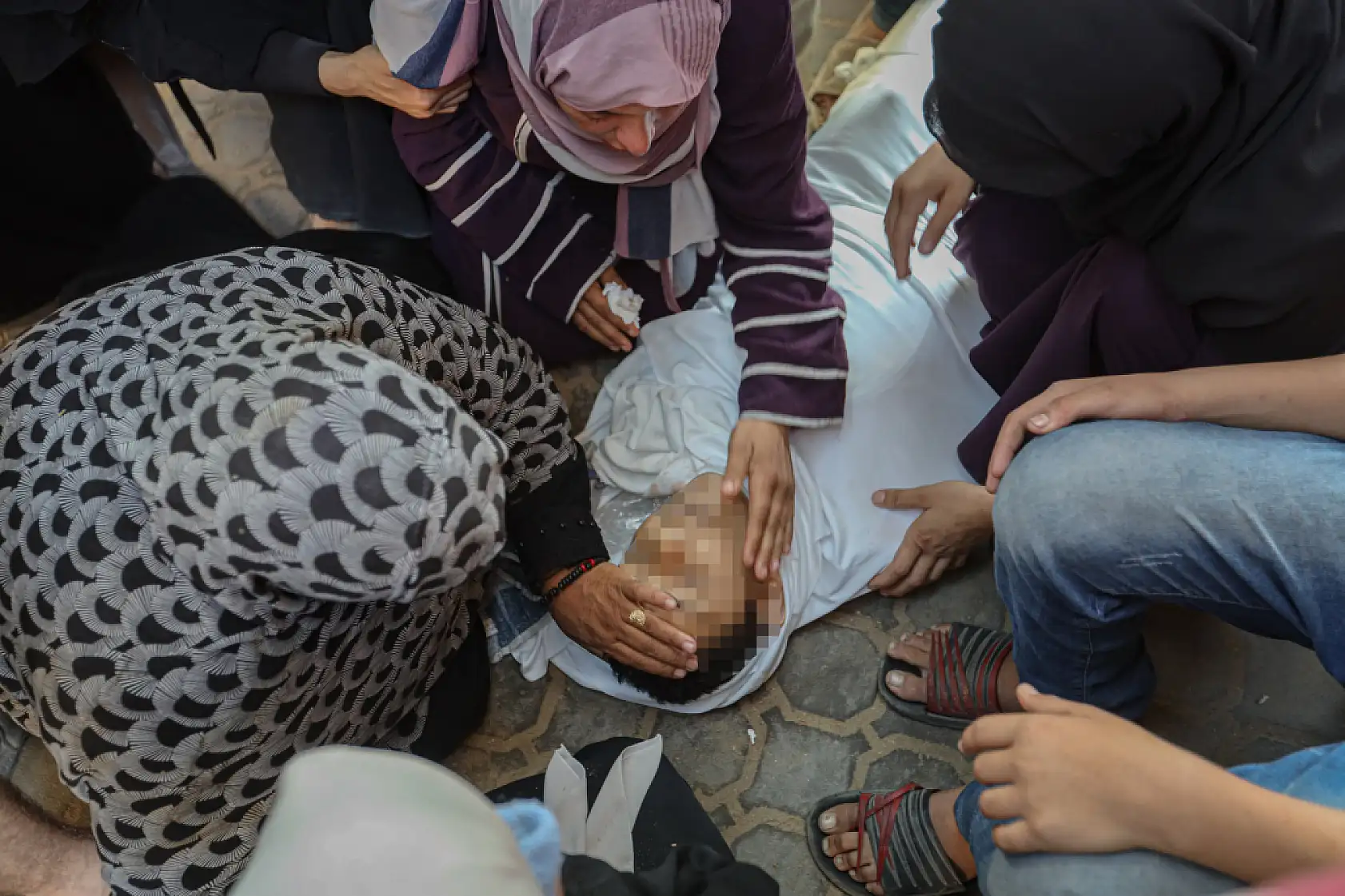 Aralarında çocukların da bulunduğu çok sayıda kişi hayatını haybetti