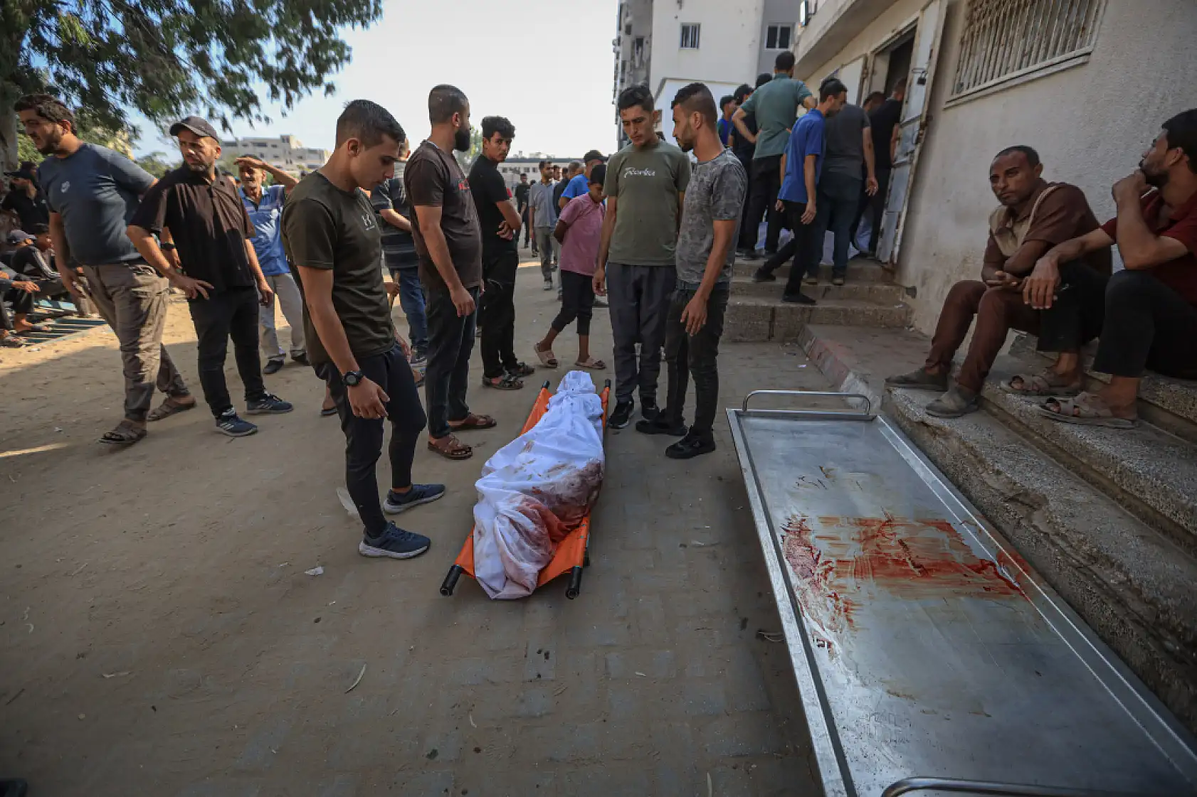 Aralarında çocukların da bulunduğu çok sayıda kişi hayatını haybetti