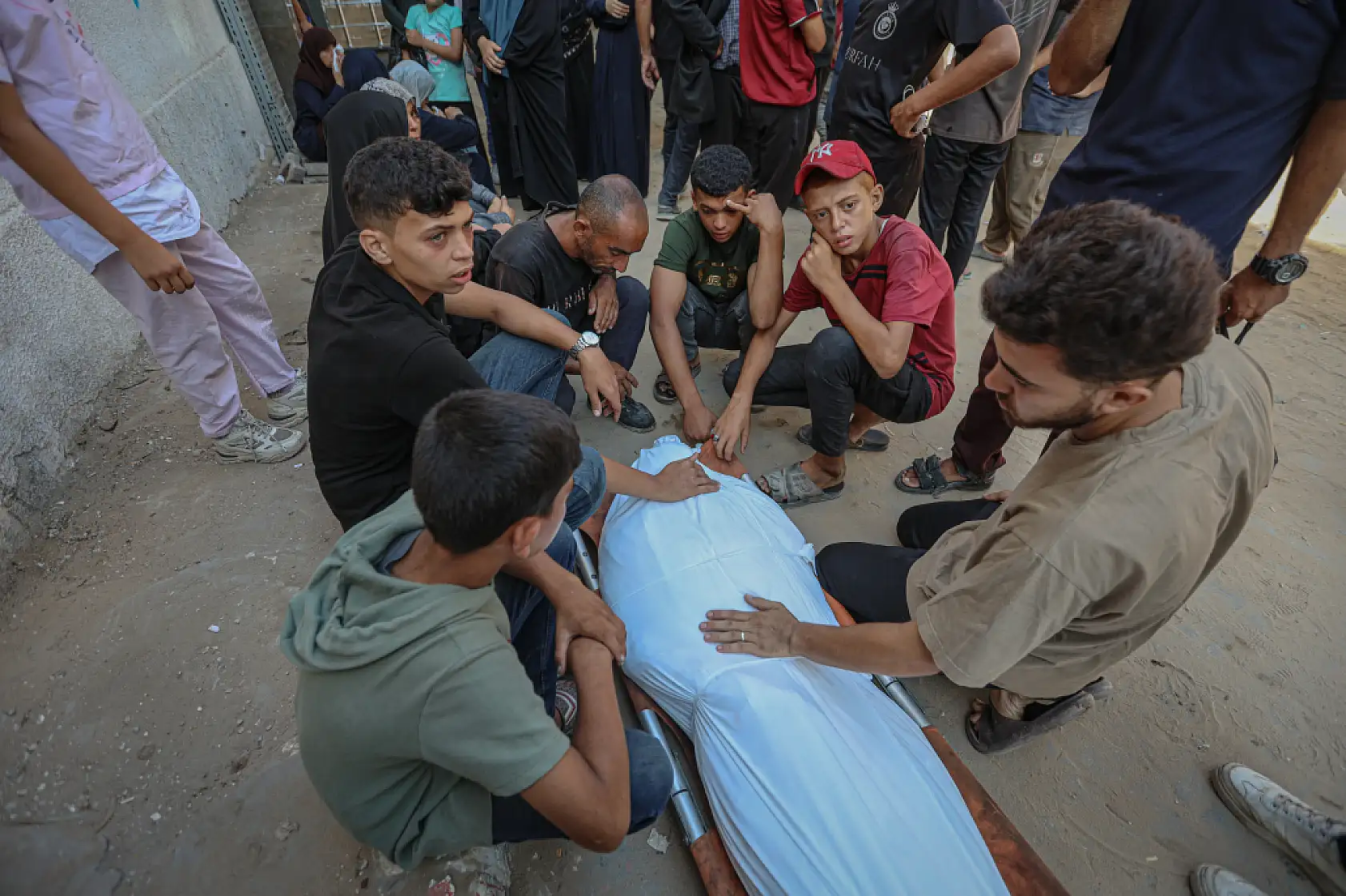 Aralarında çocukların da bulunduğu çok sayıda kişi hayatını haybetti