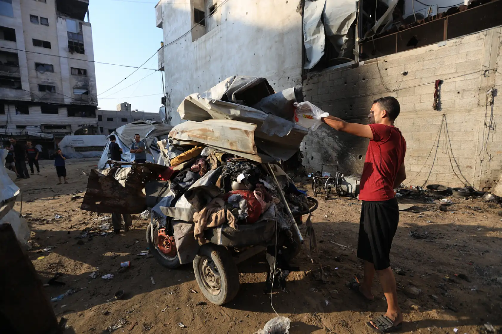 Gazze'de yaşam mücadelesi sürüyor