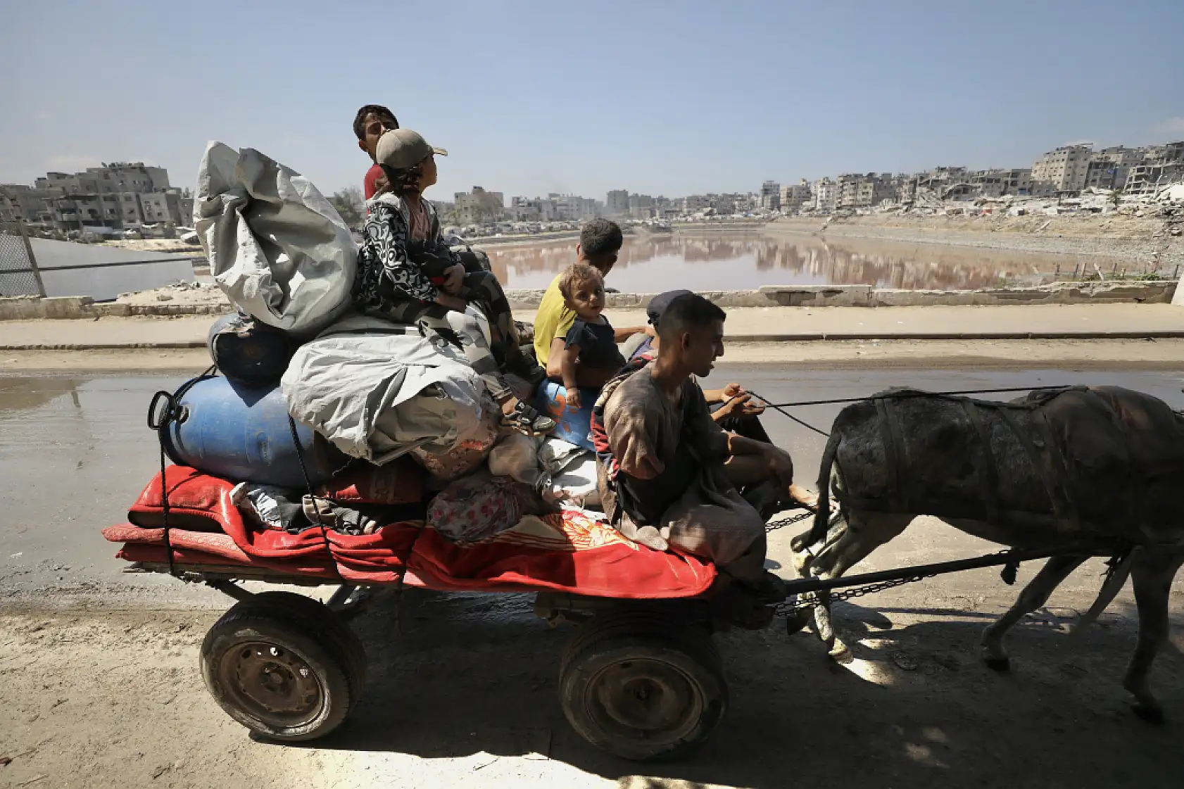 Filistinliler güvenli bölgelere göç ediyor