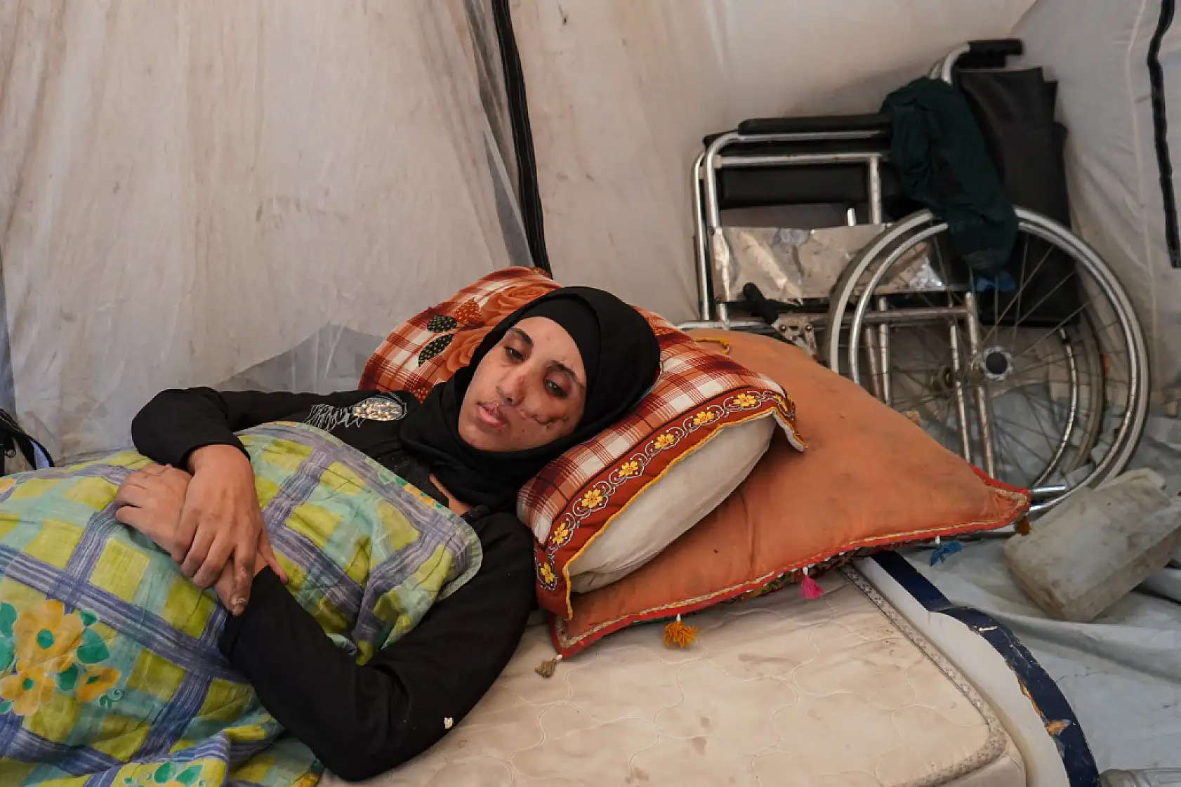 Saldırıların hedefi olan aile, yaşam mücadelesi veriyor