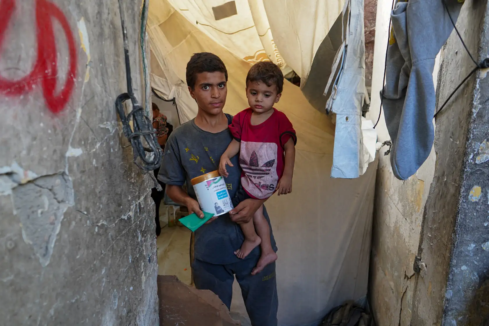 Saldırıların hedefi olan aile, yaşam mücadelesi veriyor