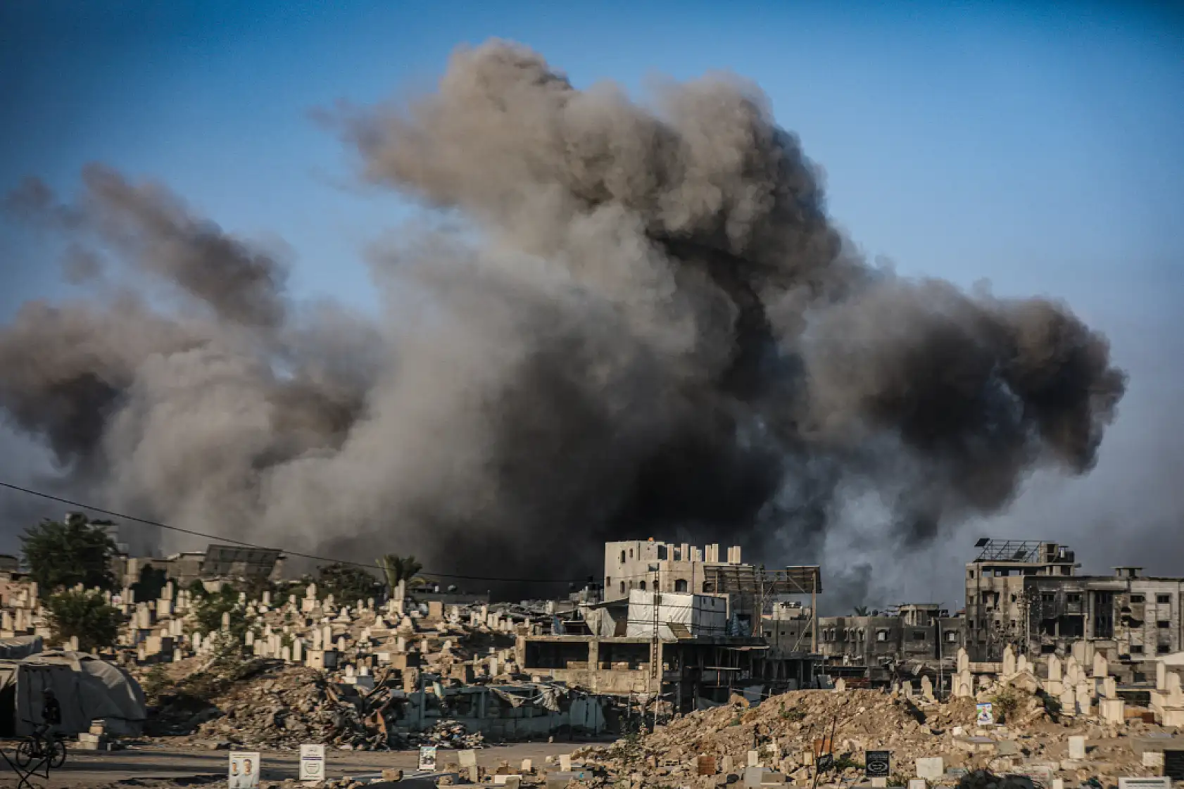 Gazze'de zulüm devam ediyor