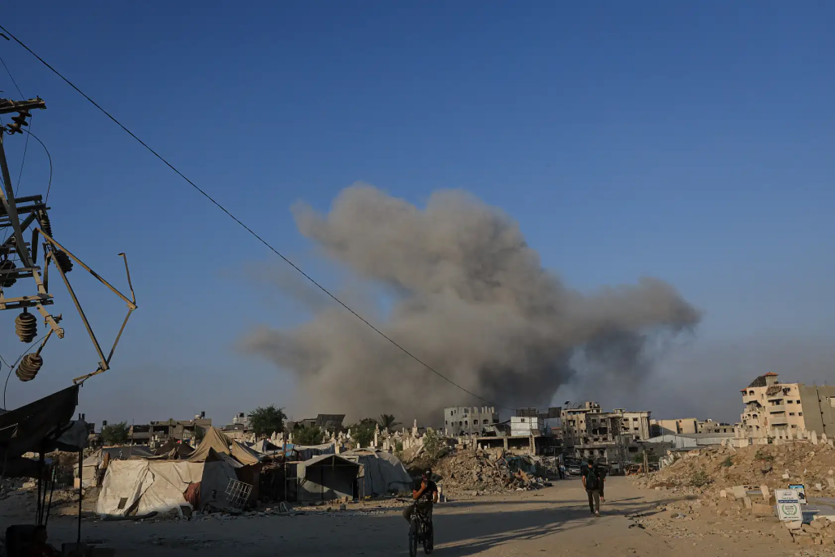 Gazze'de zulüm devam ediyor