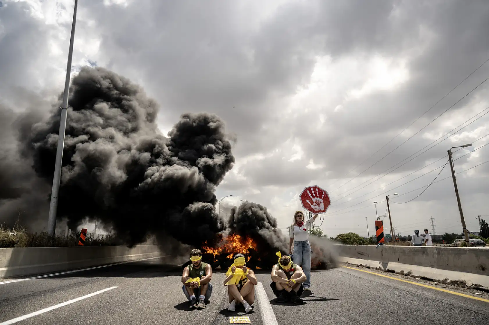 Tel Aviv'de rehineler için protestolar sürüyor