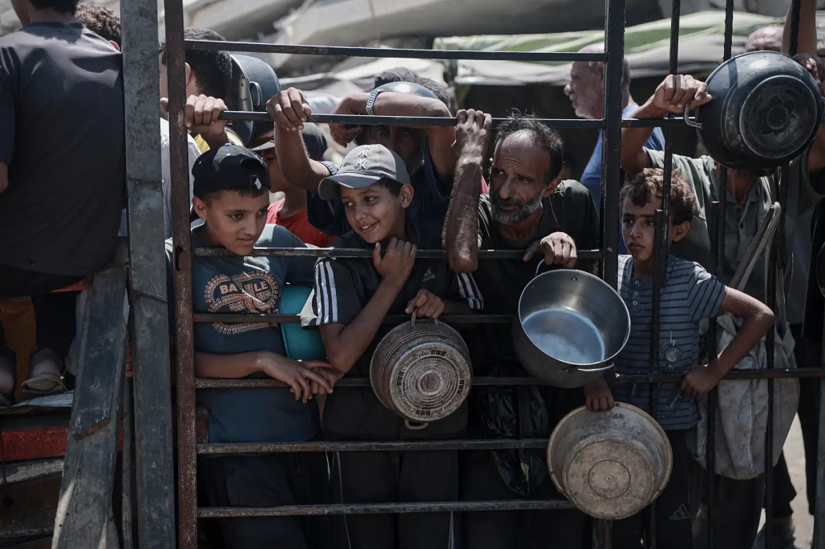 Gazze'de Filistinlilere, yemek dağıtıldı