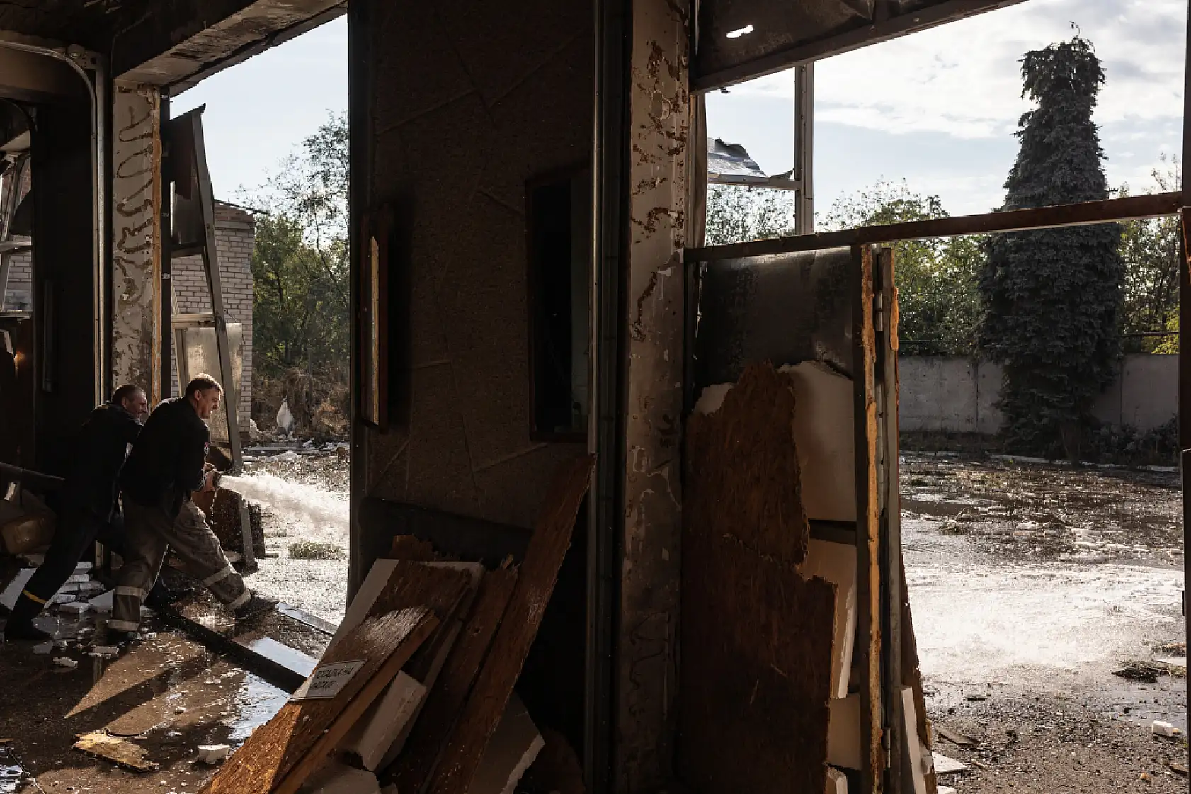 İtfaiye istasyonuna saldırı: Saldırının ardından bina kullanılamaz hale