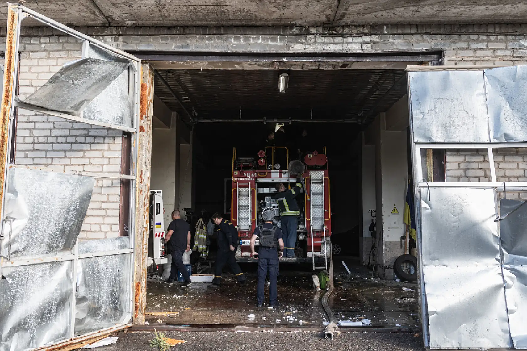 İtfaiye istasyonuna saldırı: Saldırının ardından bina kullanılamaz hale