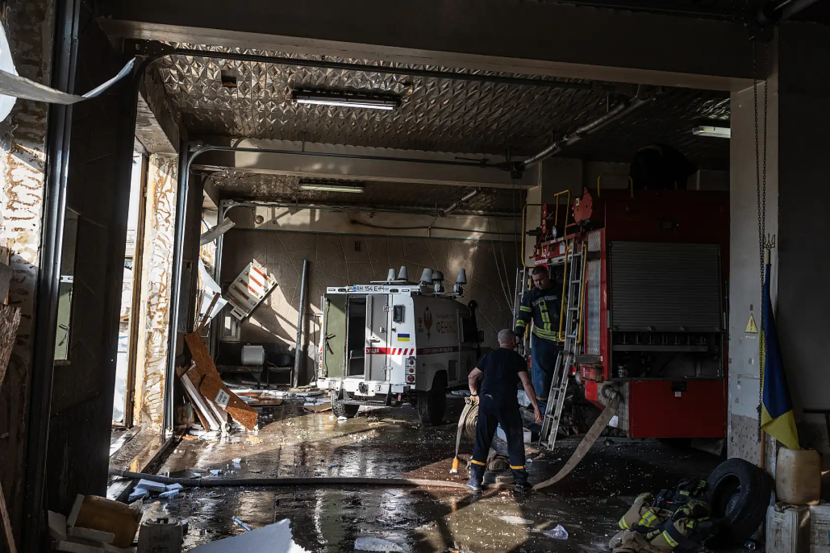 İtfaiye istasyonuna saldırı: Saldırının ardından bina kullanılamaz hale