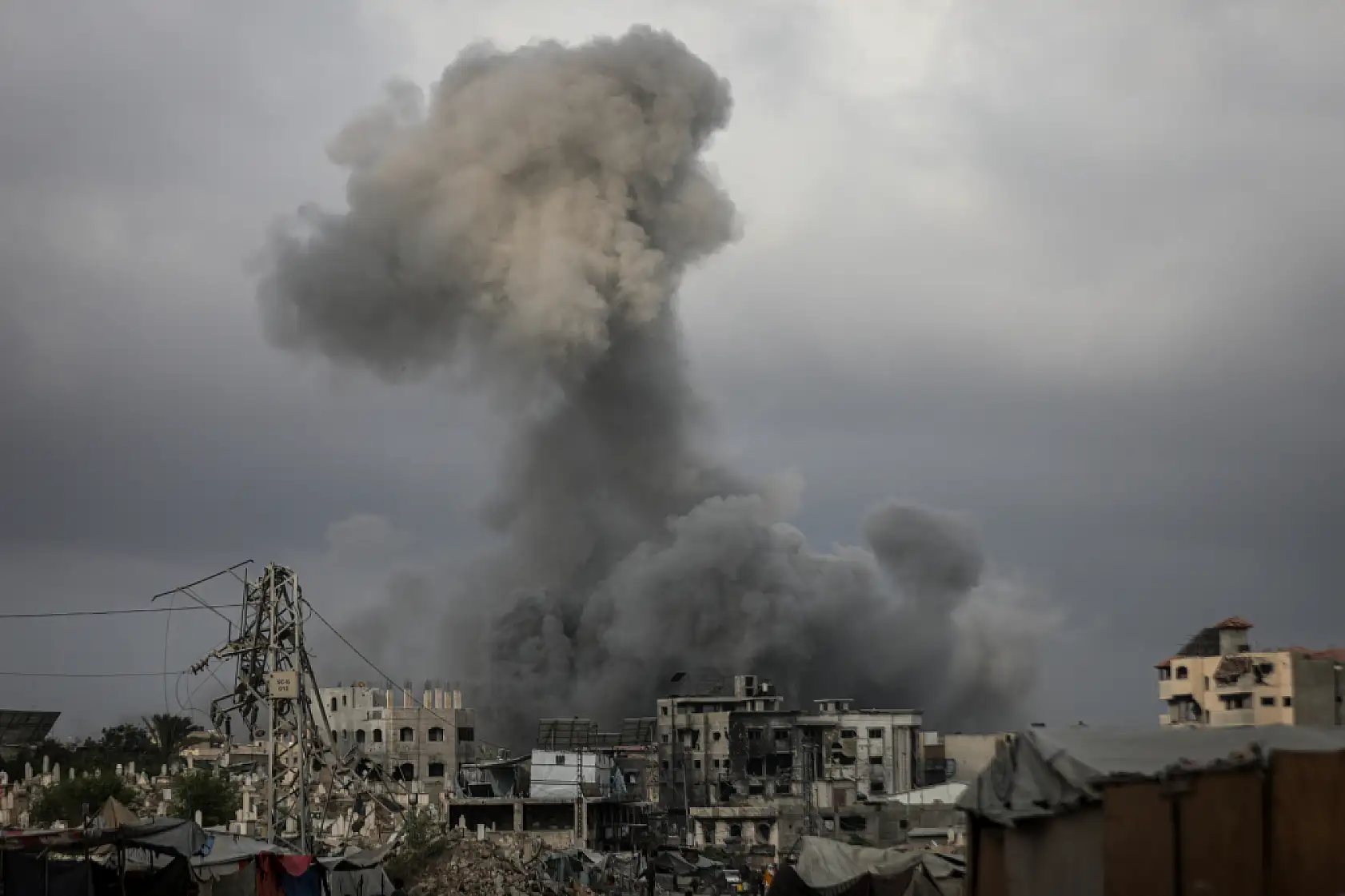 Gazze'ye yönelik saldırılar devam ediyor