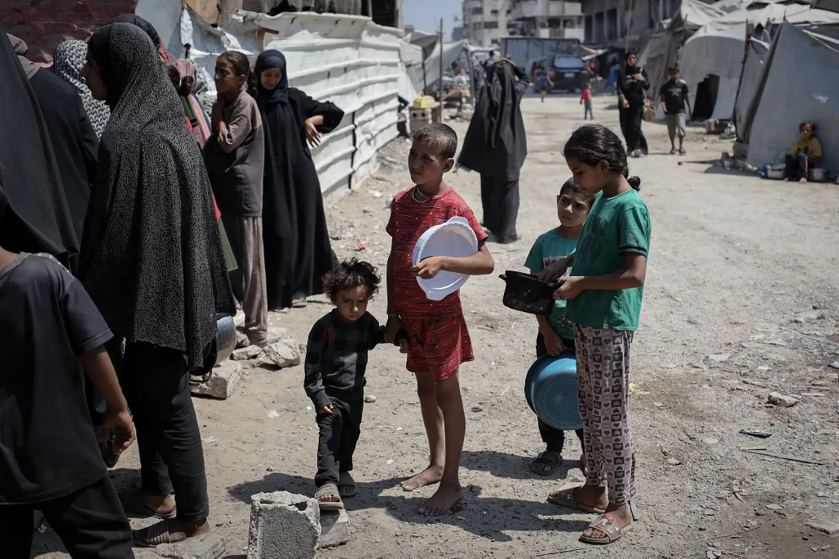 Gazze'de Filistinlilere yemek dağıtıldı