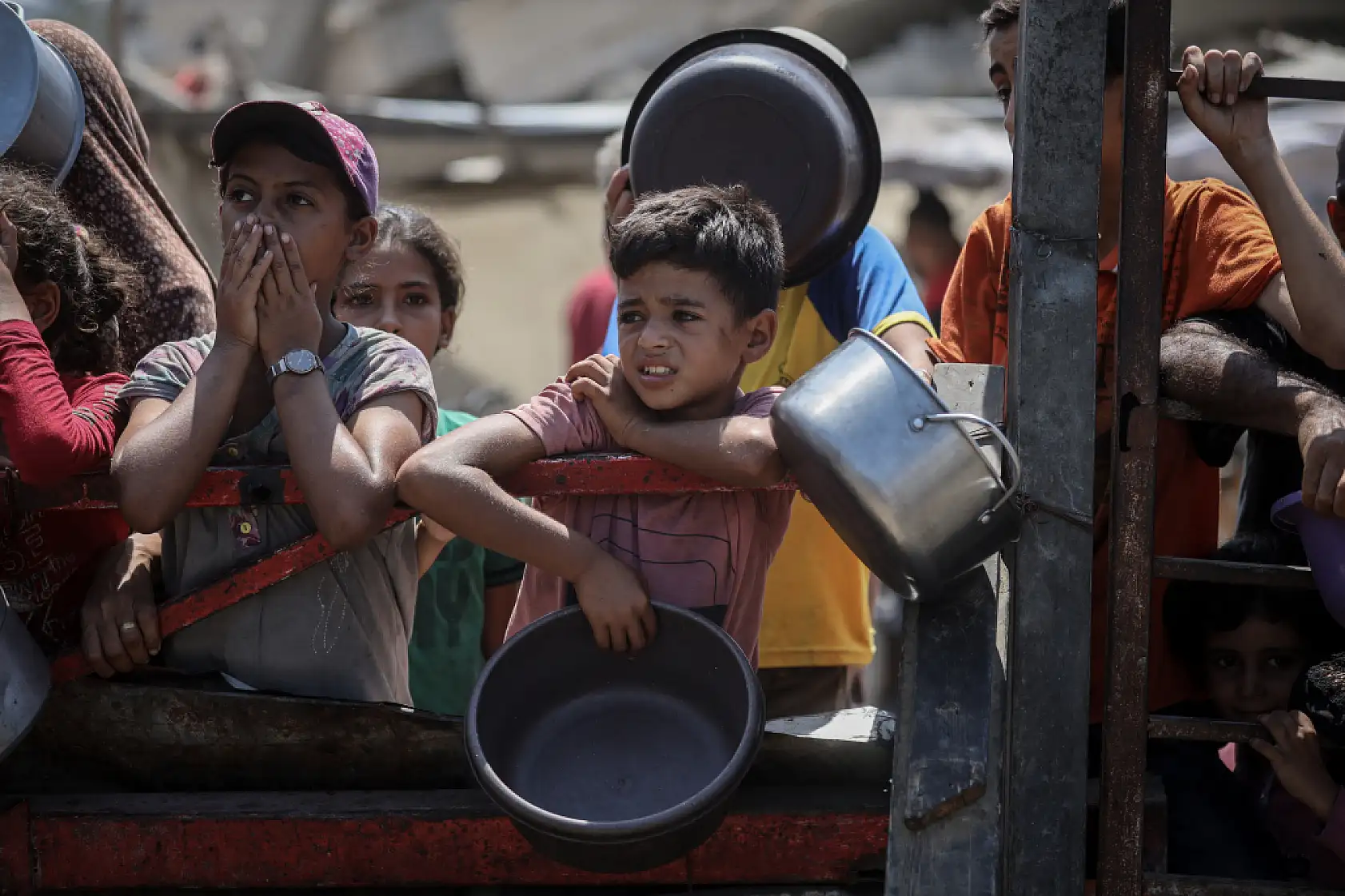 Gazze'de Filistinlilere yemek dağıtıldı