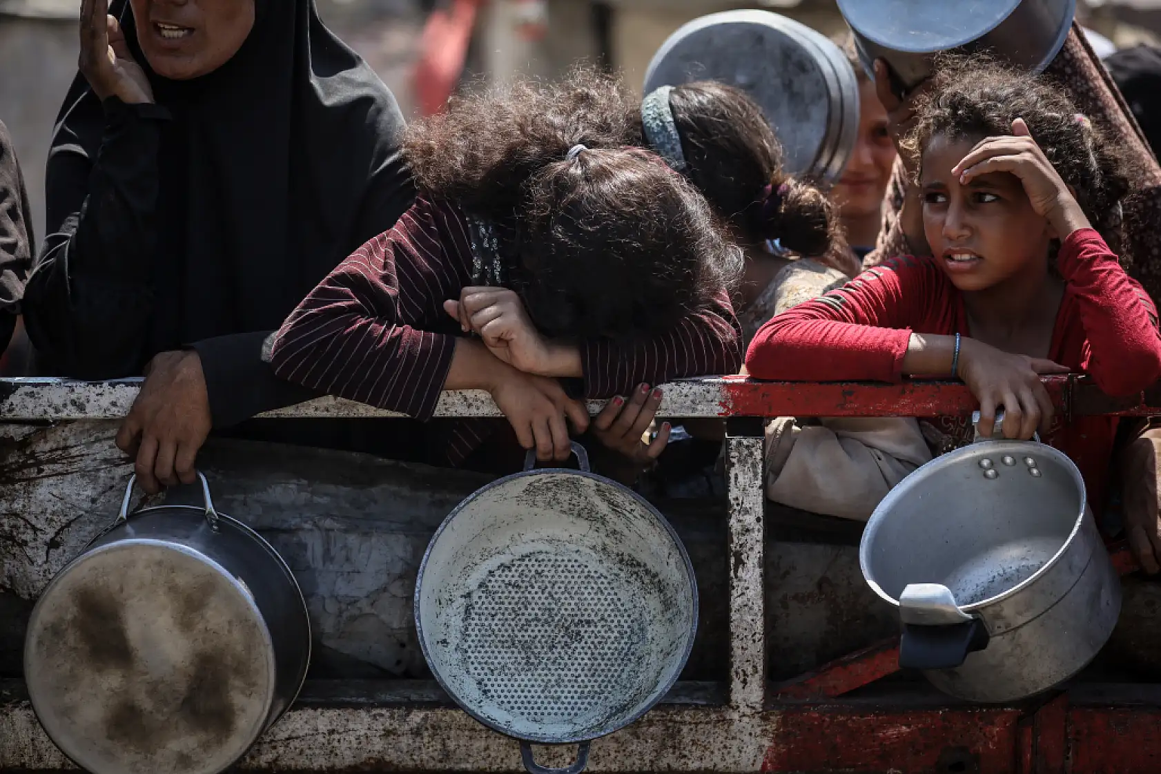 Gazze'de Filistinlilere yemek dağıtıldı