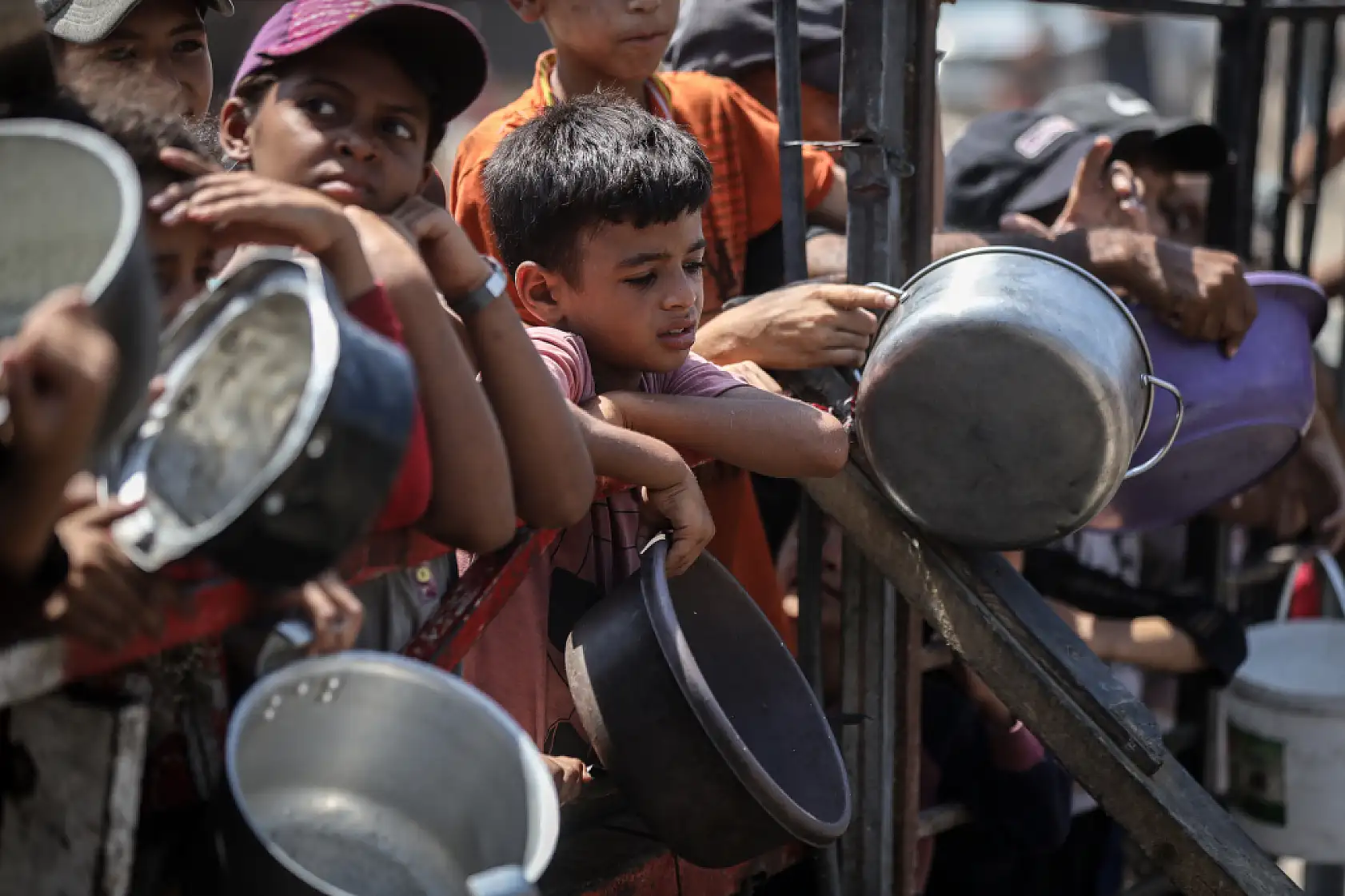 Gazze'de Filistinlilere yemek dağıtıldı