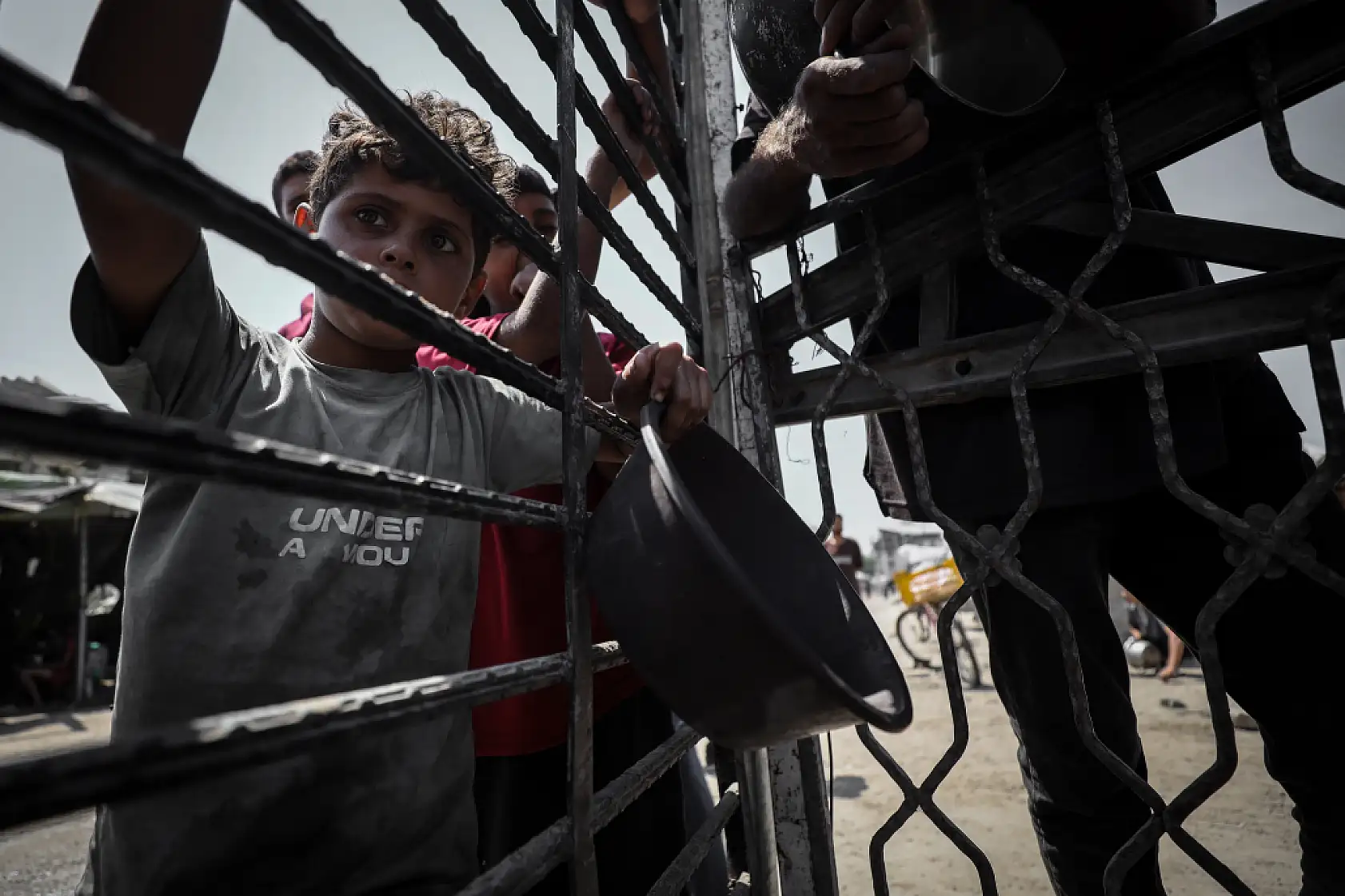 Gazze'de Filistinlilere yemek dağıtıldı