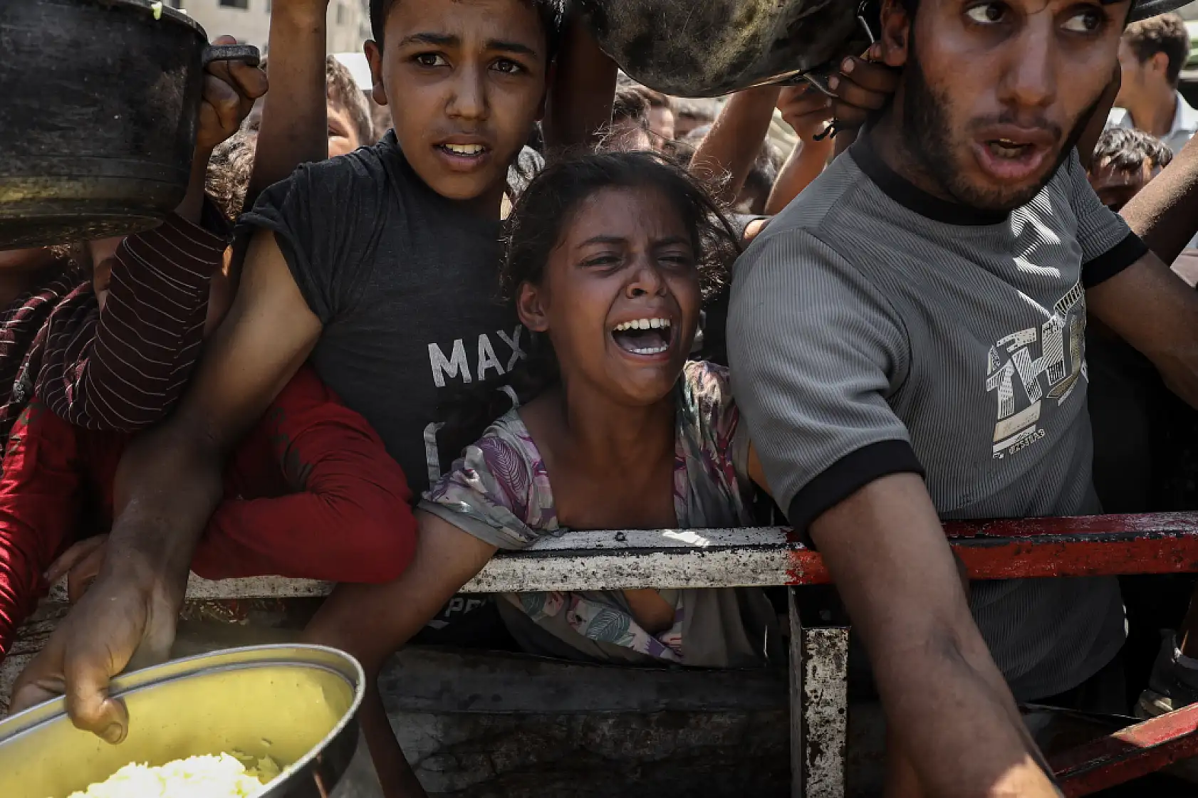 Gazze'de Filistinlilere yemek dağıtıldı